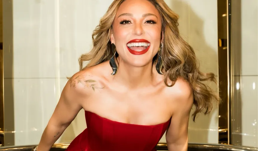 Ziynet Sali Kırmızı Elbisesiyle Sosyal Medyayı Salladı