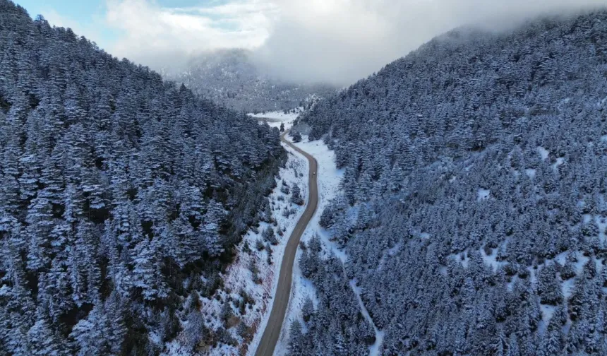 Gömbe Yaylası beyaza büründü