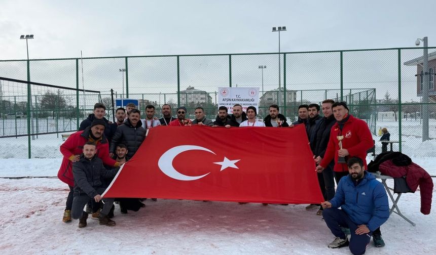 Kahramanmaraş'ta kar üzerinde spor şöleni