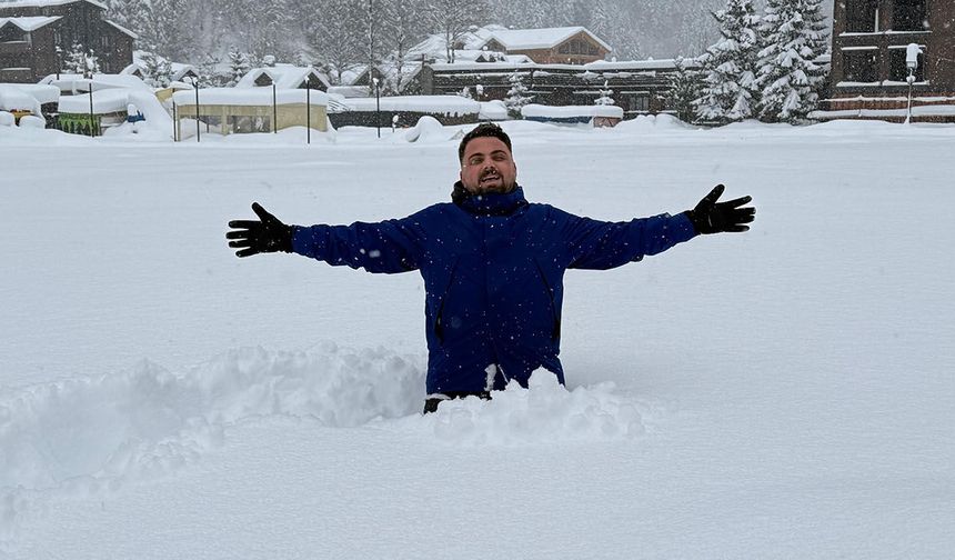 Uzungöl beyaza büründü: Kar kalınlığı 1 metreyi aştı