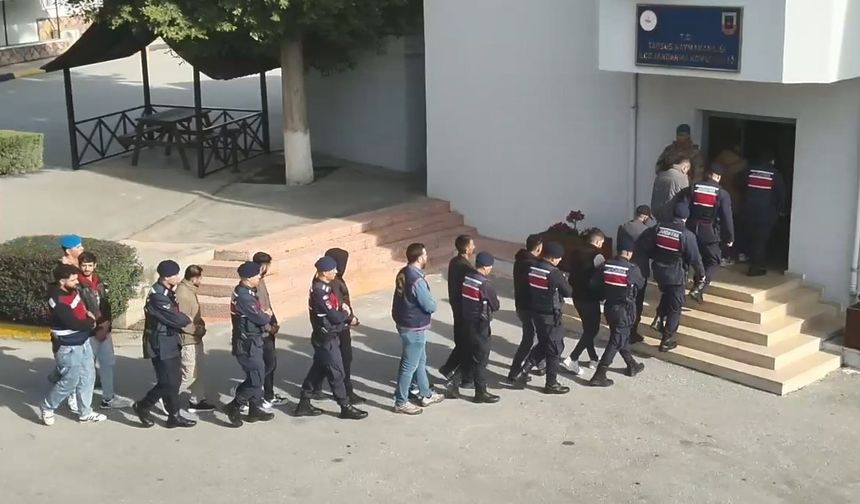 Mersin’de zehir tacirlerine şafak operasyonu: 43 gözaltı, 448 bin sentetik hap ele geçirildi