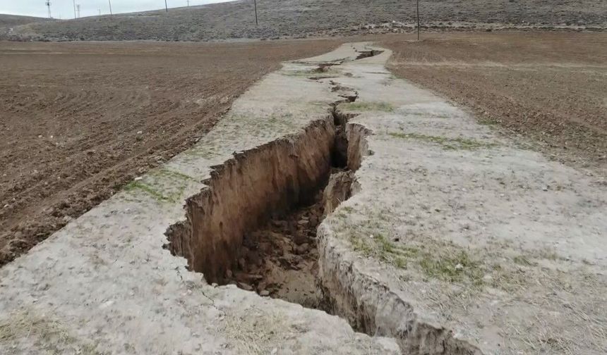 Aksaray’da korkutan obruk tehlikesi: 9’u büyük 86 obruk var