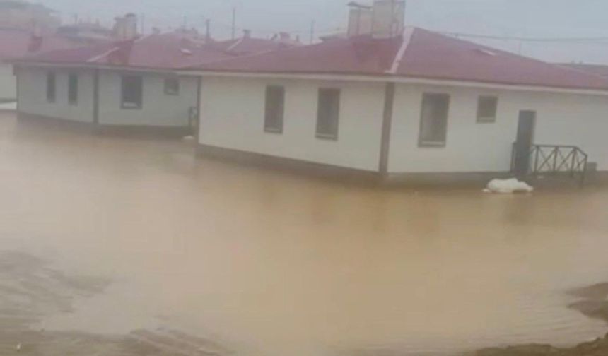 Kahramanmaraş’ta sağanak sonrası evleri su bastı