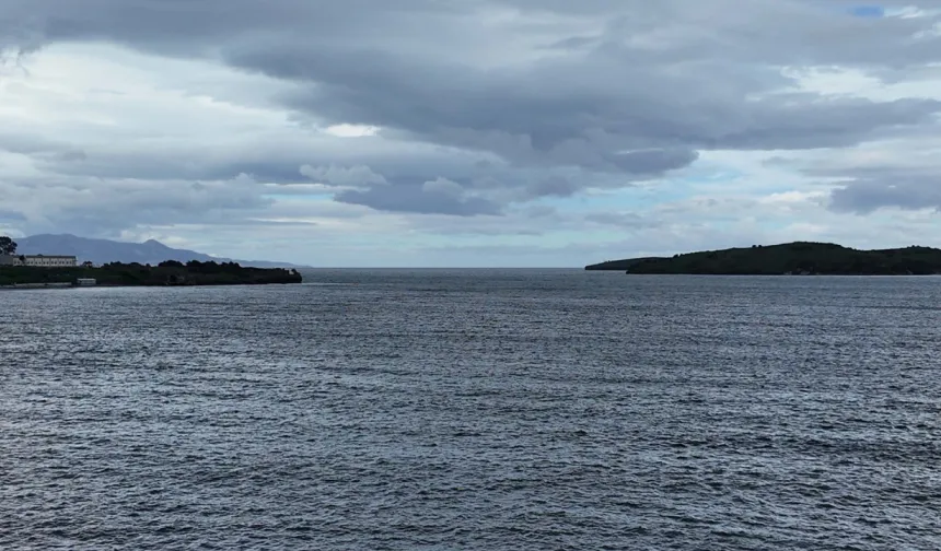 İzmir’de göçmen botu battı: 3 ölü, 4 kayıp