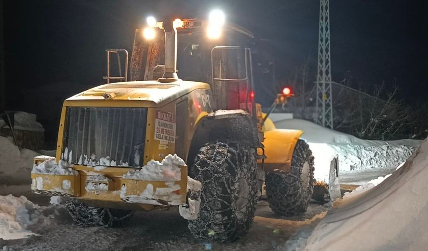 Kahramanmaraş Büyükşehir, Göksun Kırsalında Kar Mesaisini Sürdürüyor