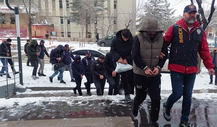 Kahramanmaraş dahil 29 ilde siber dolandırıcılık operasyonu; 68 gözaltı