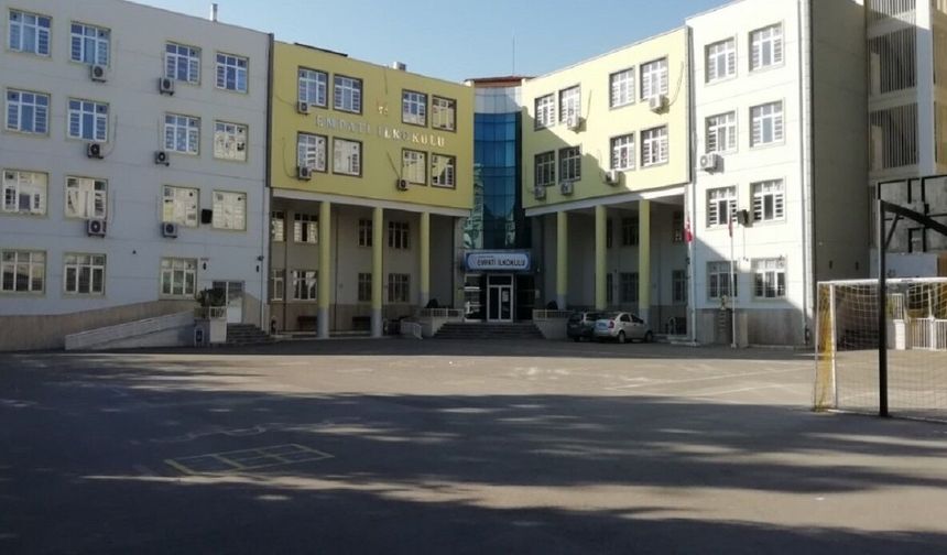 Kahramanmaraş'ın komşu şehrinde kadın öğretmen ve okul müdürüne saldırı!