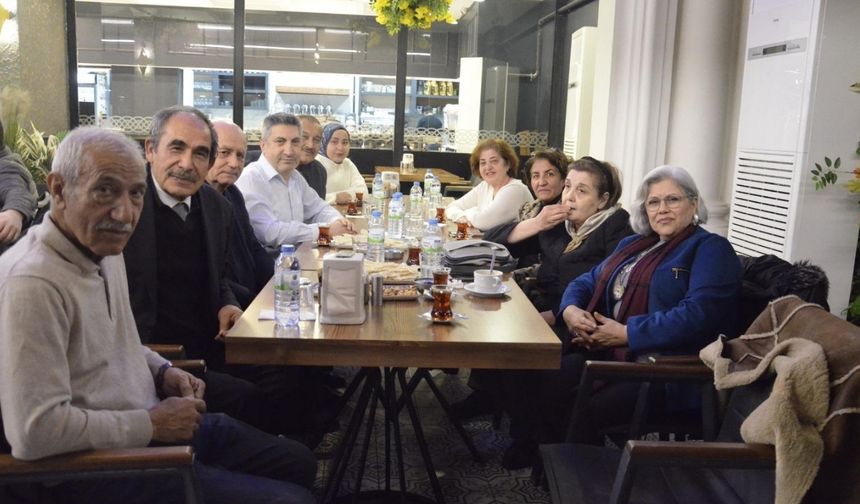 Kahramanmaraş’ta 30 Yıl Sonra Unutulmaz Sınıf Buluşması