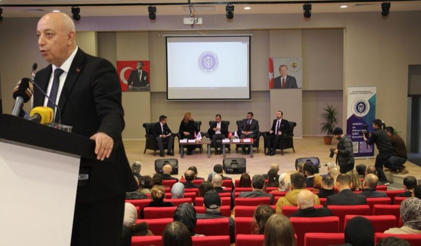 Kahramanmaraş’ta “Asrın Felaketinde Gazetecilik” paneli düzenlendi