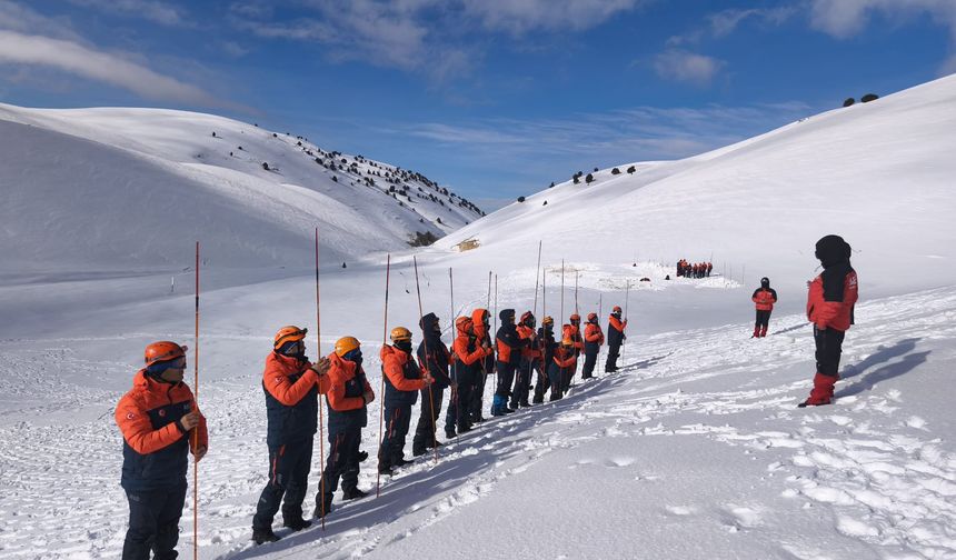 Kahramanmaraş’ta çığa karşı hayat kurtaran eğitim