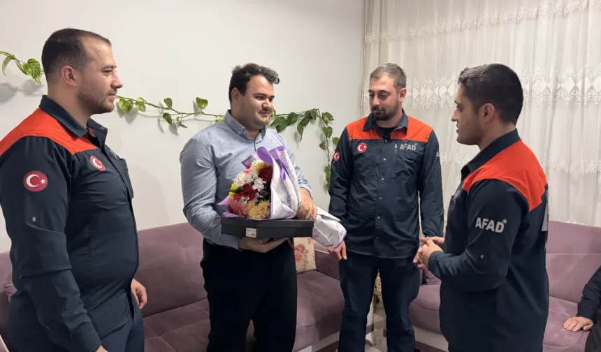 Kahramanmaraş’ta enkazdan sağ çıkan Salih 3 yıl sonra AFAD ekibiyle buluştu