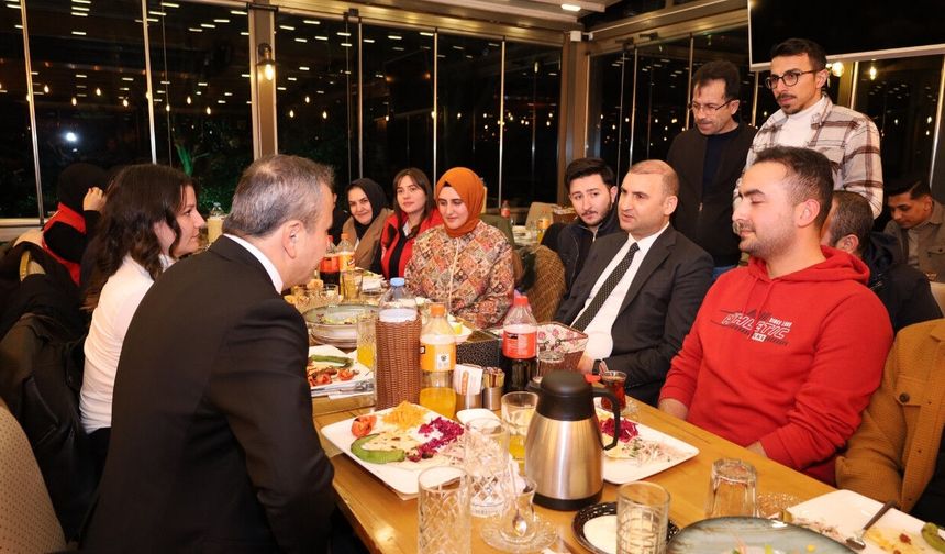 Kahramanmaraş’ta gençler iftar sofrasında buluştu