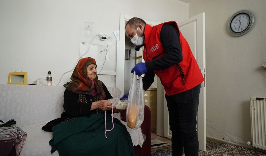 Kahramanmaraş'ta yalnız yaşayan yaşlılara her gün iftar desteği