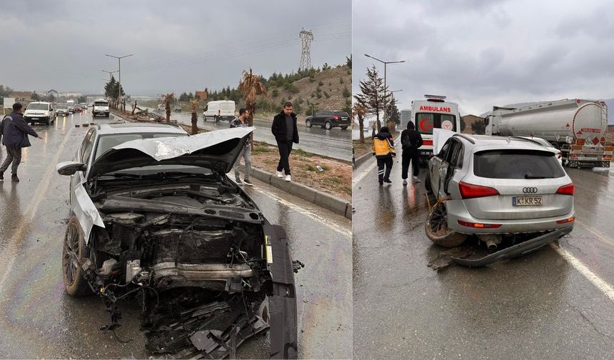 Kahramanmaraş’ta Yol Buz Gibi! Yabancı Plakalı Araç Refüje Çarptı