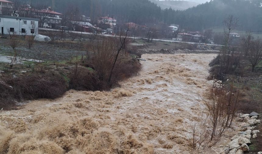 Meteoroloji Kahramanmaraş İçin Kırmızı Kod Verdi: Sular Yükseliyor