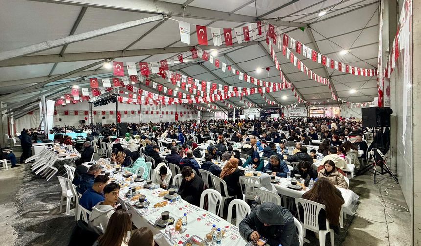 Kahramanmaraş’ta Ramazan sofraları doldu taştı