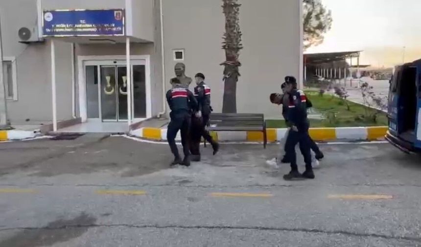 Adana’da Kur’an kursuna zarar veren iki kişi tutuklandı