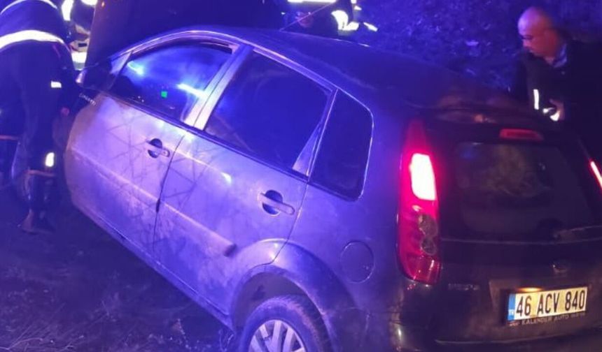 Afşin’de korkutan kaza! Yeşilyurt Mahallesi’nde otomobil metal yığınına döndü