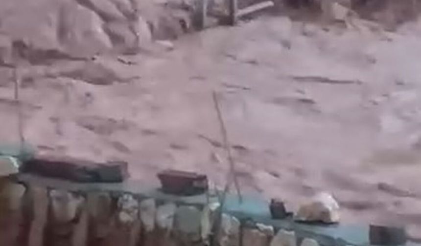 Şırnak'ta sağanak; dereler taştı, evleri su bastı