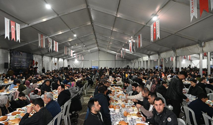 Kahramanmaraş’ta gençlere özel büyük iftar programı