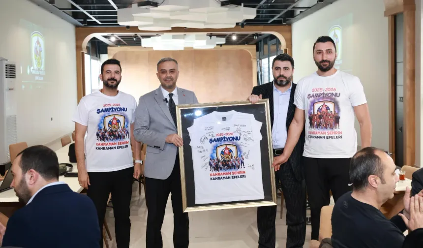 Başkan Toptaş şampiyon Onikişubat Belediyespor ile buluştu