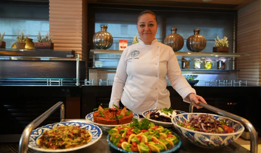Depremzede şef Hatay mutfağını İzmir’de iftar sofralarına taşıdı