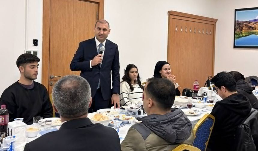 Ekinözü’nde gençlerle iftar buluşması