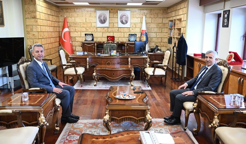 Kahramanmaraş’ta Vali Ünlüer’den Rektör Okumuş’a ziyaret