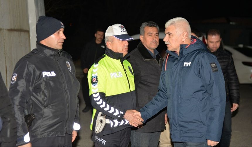 Kahramanmaraş Emniyet Müdürü Hasan Yiğit uygulama noktasında sahura katıldı