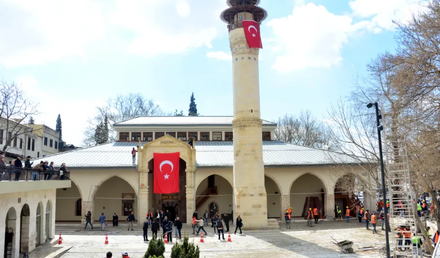 Kahramanmaraş Ulu Camii 1135 gün sonra yeniden ibadete açıldı