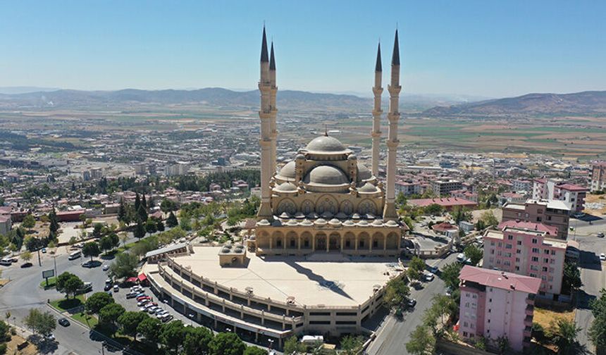 Kahramanmaraş’ta Bayram Namazı Saati Belli Oldu
