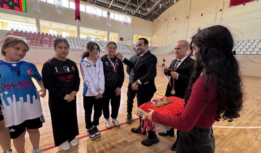 Kahramanmaraş’ta hentbol grup müsabakaları tamamlandı