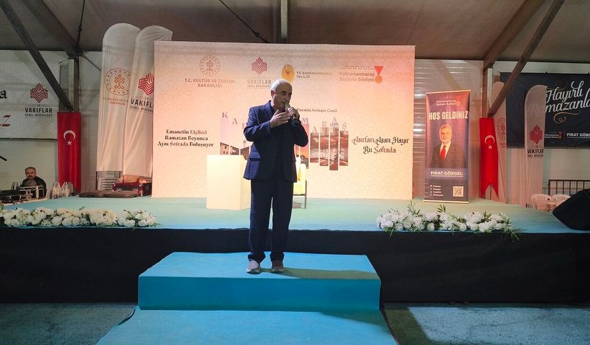 Nurullah Genç, Ramazan akşamını şiirleriyle süsledi