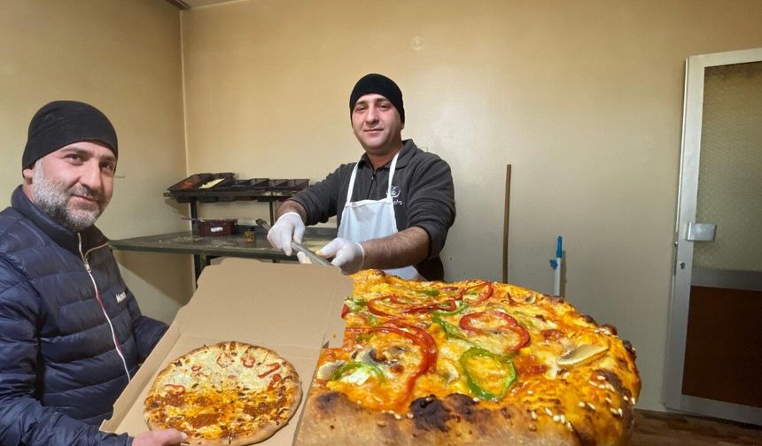 Bayburtlu yazılımcı kodları bıraktı, pizza ustası oldu!