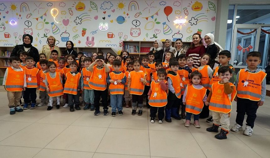 Kahramanmaraş’ta minikler masalların kahramanı oldu