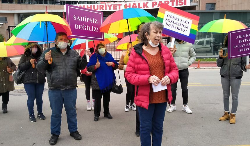CHP’nin 2015 yılında LGBT’liler için verdiği kanun teklifi sosyal medyada gündem oldu
