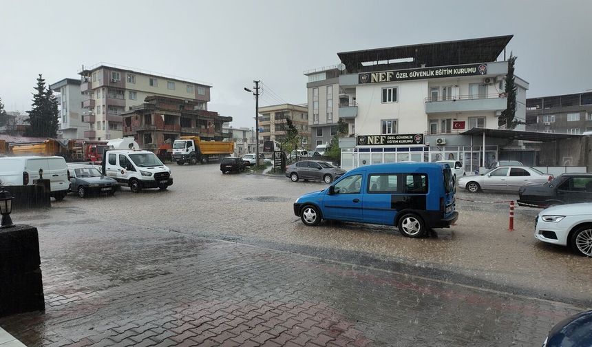 Günler Öncesinden Uyarılmıştı: Kahramanmaraş’ta Sağanak Başladı