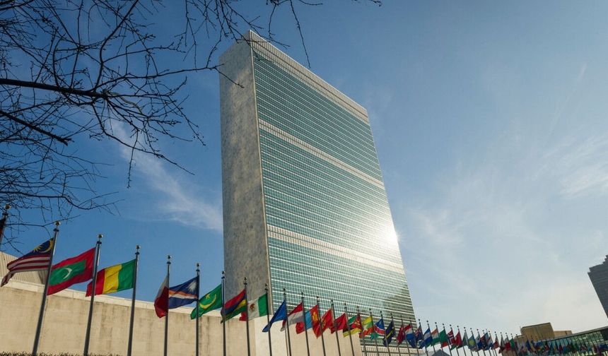 Hürmüz Boğazı kilitlendi! Gemi geçişleri %95 azaldı!