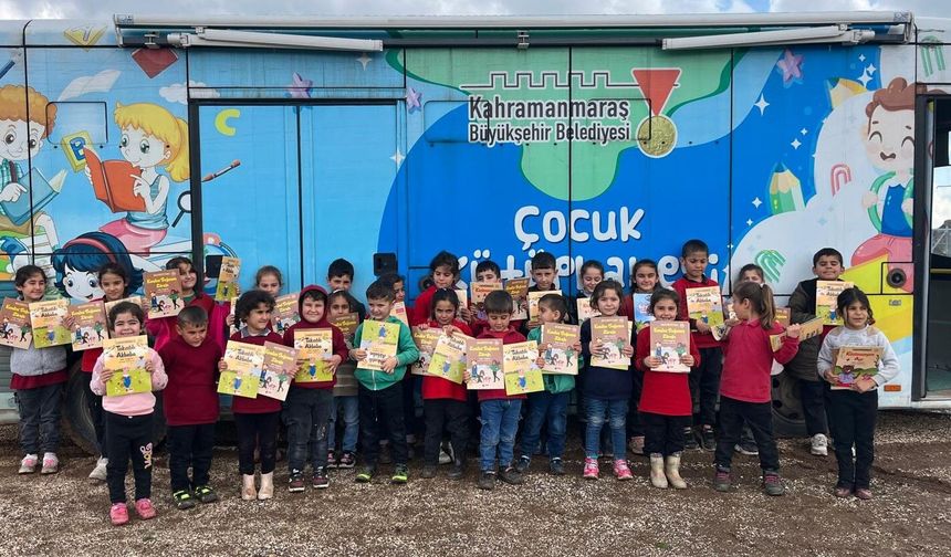 Kahramanmaraş mobil kütüphane çocuklara ulaştı