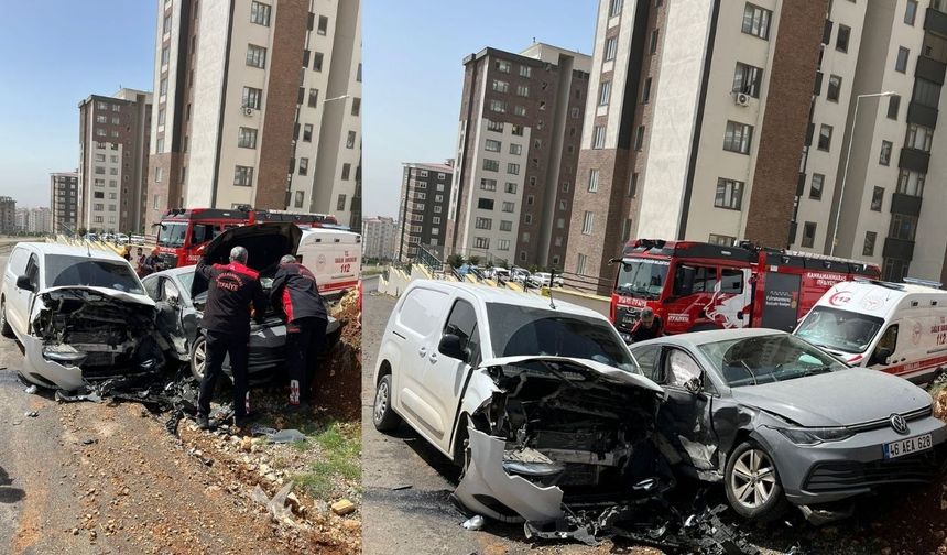 Kahramanmaraş’ta 2 Araç Çarpıştı: 3 Yaralı