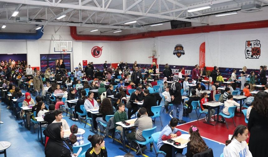 Kahramanmaraş’ta akıl oyunları heyecanı! 269 öğrenci kıyasıya yarıştı