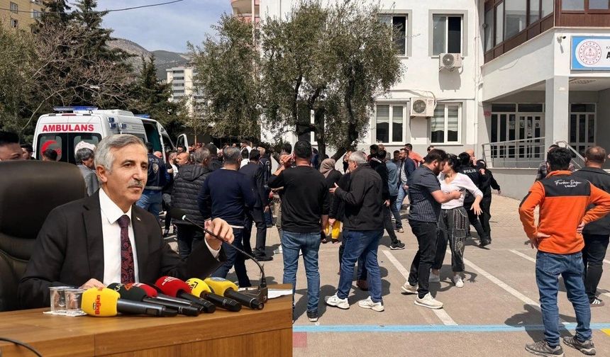 Kahramanmaraş Valisi Ünlüer Açıkladı 1 öğretmen 3 öğrenci vefat etti!