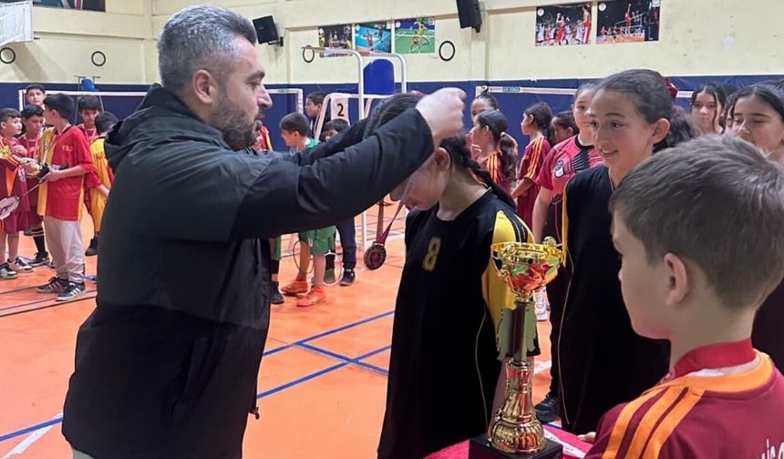 Kahramanmaraş’ta okul sporları heyecanı! Badminton müsabakaları tamamlandı