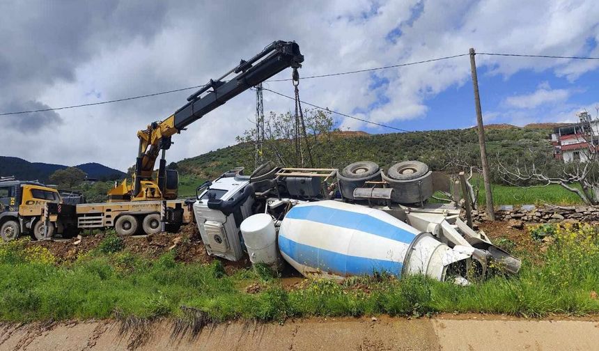 Kahramanmaraş'ta beton mikseri devrildi: 1 yaralı