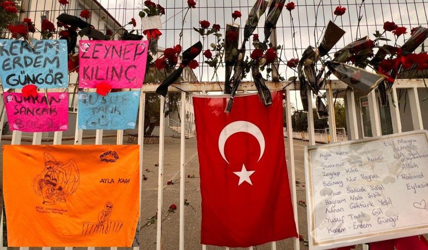 Kahramanmaraş'ta okul kapısındaki o notlar yürek sızlattı!