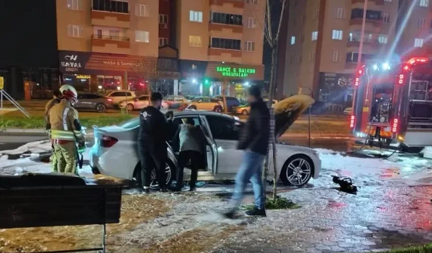 Kahramanmaraş’ta Seyir Halindeki Otomobil Cayır Cayır Yandı