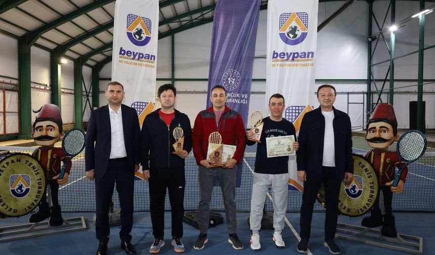 Kahramanmaraş'ta tenis fırtınası! 72 sporcu yarıştı