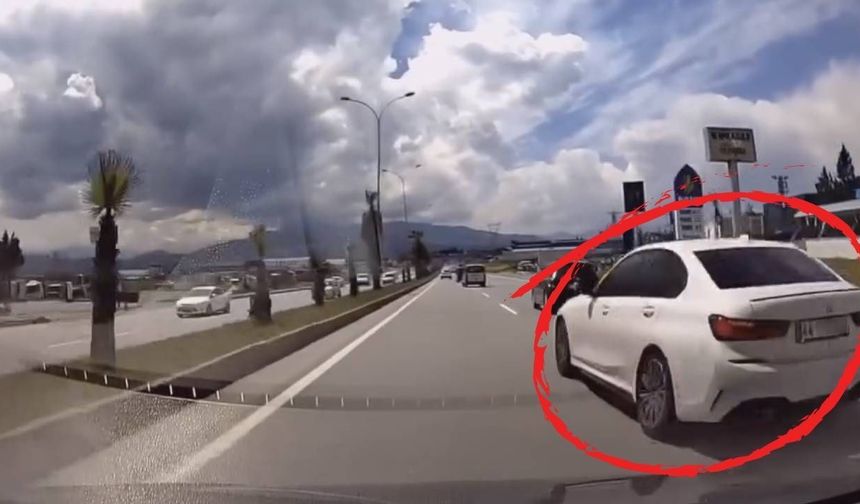 Kahramanmaraş'ta trafikte makas atarak ilerleyen sürücü kamerada