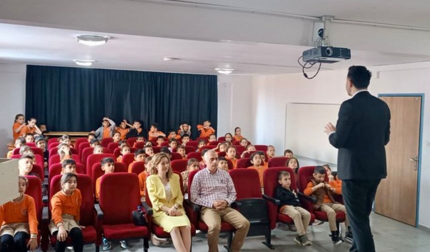 Kahramanmaraş'ta TÜBİTAK destekli medya okuryazarlığı söyleşisi!