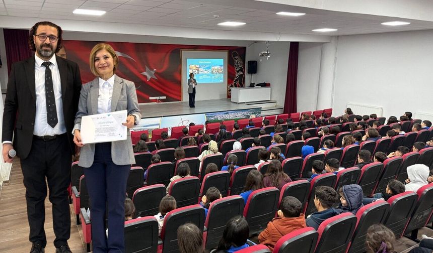 Kahramanmaraş'ta TÜBİTAK rüzgarı! 13 okulda bilim söyleşisi